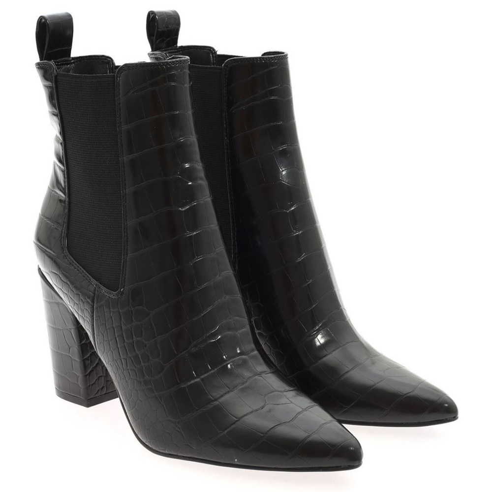 Steve Madden-subtle crocodile print ankle boot sz9